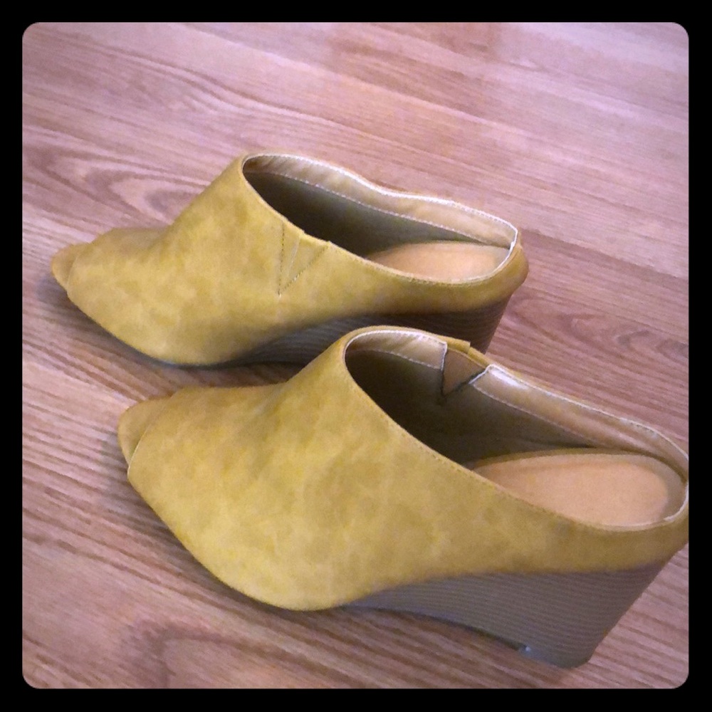 Peep toe wedges